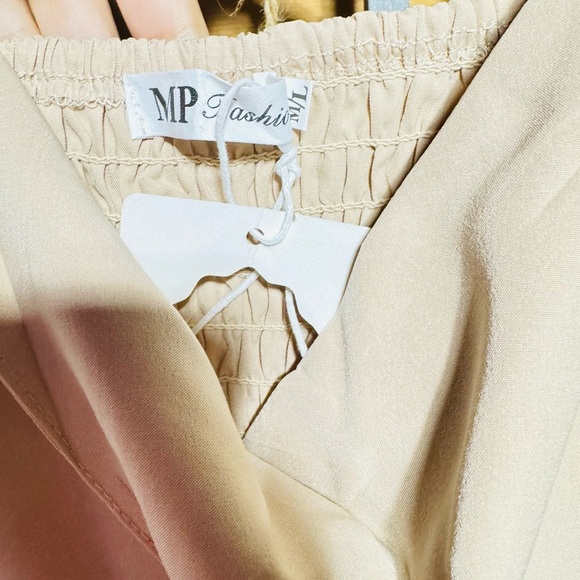 Colombian long beige bodysuit wide leg sleeveless v-neck size m - Picture 14 of 14